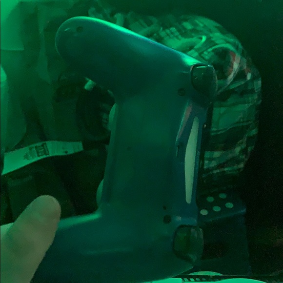 PS4 - Picture 8 of 10